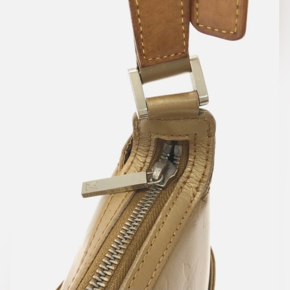 Louis Vuitton Bags - Picture 9 of 16